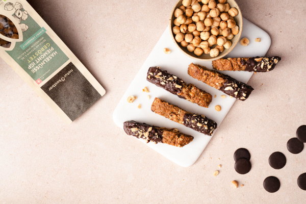 Haselnuss-Biscotti mit Schokolade